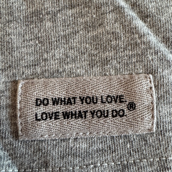 Life is Good “Peace Love Dogs” Crusher Tee Shirt Size: large Color: gray - Picture 5 of 11